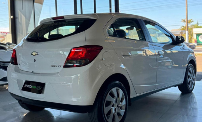 GM - Chevrolet ONIX HATCH LT 1.4 8V FlexPower 5p Mec. 2014 Flex-1
