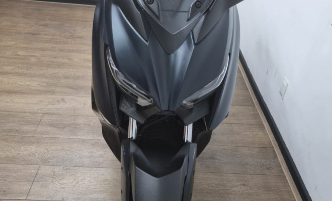 YAMAHA XMAX 250 ABS 2024 Gasolina-1