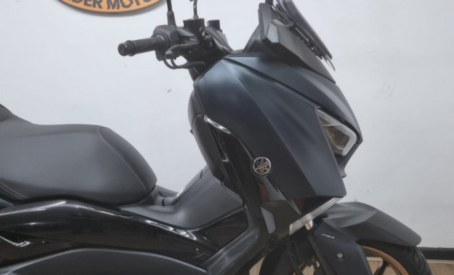 YAMAHA XMAX 250 ABS 2024 Gasolina-9