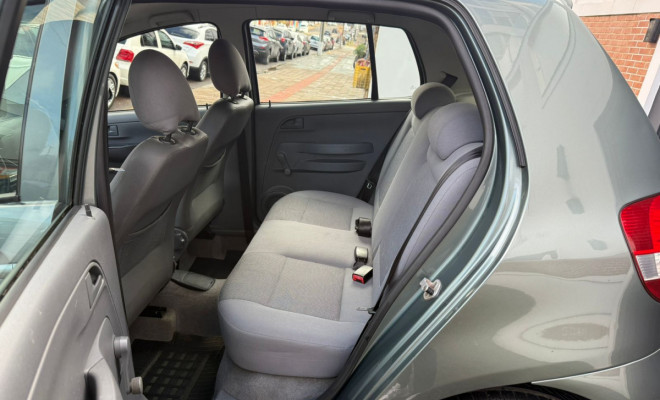 VW - VolksWagen Fox Plus 1.6Mi/ 1.6Mi Total Flex 8V 4p 2009 Flex-7