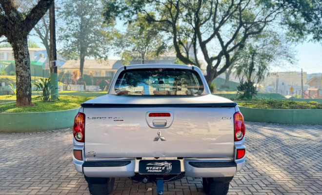Mitsubishi L200 Triton HPE 3.2 CD TB Int.Diesel Aut 2014 Diesel-10