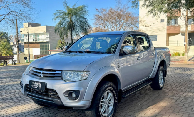 Mitsubishi L200 Triton HPE 3.2 CD TB Int.Diesel Aut 2014 Diesel-1