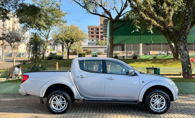 Mitsubishi L200 Triton HPE 3.2 CD TB Int.Diesel Aut 2014 Diesel-9