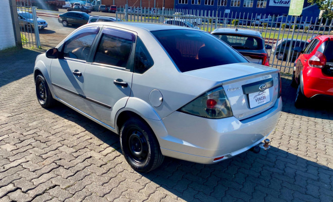 Ford Fiesta Sed. 1.6 8V- 2011-1
