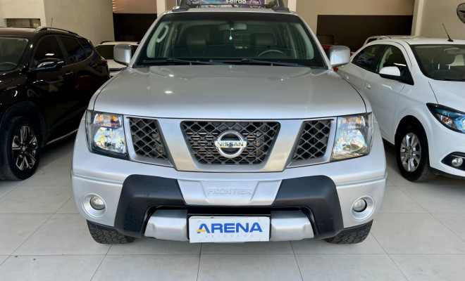 Nissan Frontier LE ATTACK CD 4x4 2.5 TB Die.Aut 2013 Diesel-0