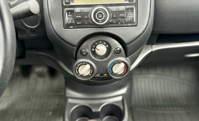 Nissan VERSA SV 1.6 16V Flex Fuel 4p Mec. 2014 Flex-9