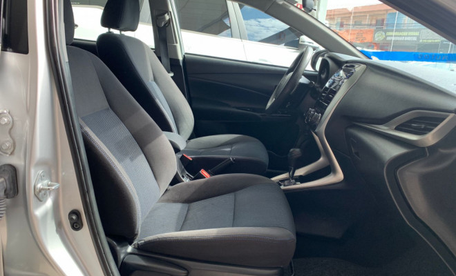 Toyota YARIS XL Live Sedan 1.5 Flex 16V 4p Aut. 2021 Flex-12