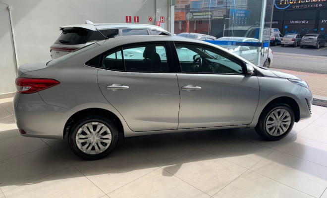 Toyota YARIS XL Live Sedan 1.5 Flex 16V 4p Aut. 2021 Flex-6