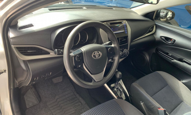 Toyota YARIS XL Live Sedan 1.5 Flex 16V 4p Aut. 2021 Flex-8