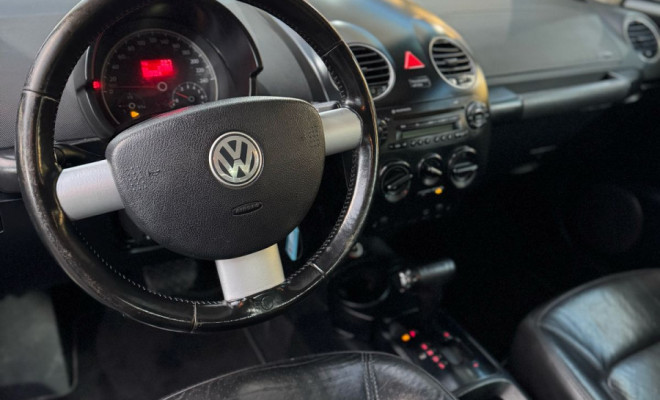 VW - VolksWagen New Beetle 2.0 Mi Mec./Aut. 2009 Flex-4