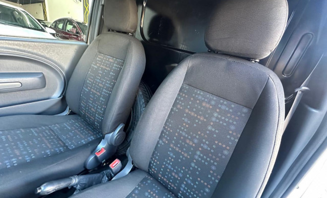 Fiat Fiorino Furgão Celeb. EVO 1.4 Flex 8V 2p 2015 Flex-11