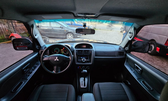 Mitsubishi Pajero TR4 2.0 Flex 16V 4X2 Aut. 2013 Gasolina-14