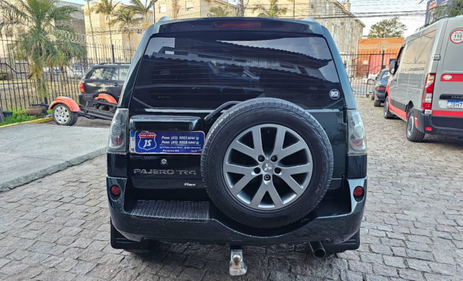 Mitsubishi Pajero TR4 2.0 Flex 16V 4X2 Aut. 2013 Gasolina-4