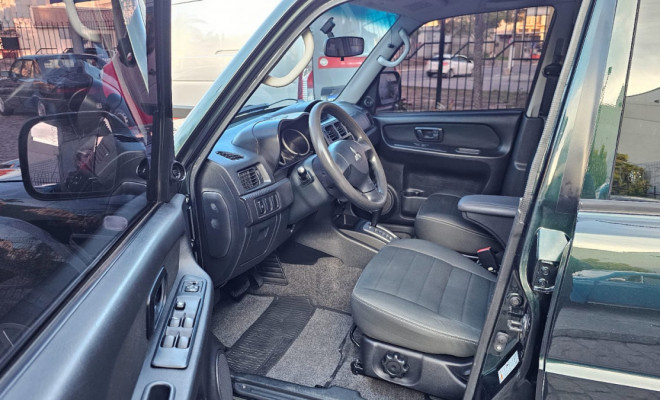 Mitsubishi Pajero TR4 2.0 Flex 16V 4X2 Aut. 2013 Gasolina-8