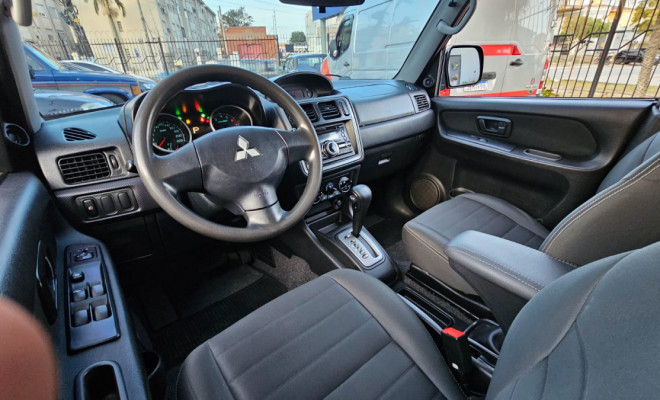 Mitsubishi Pajero TR4 2.0 Flex 16V 4X2 Aut. 2013 Gasolina-13