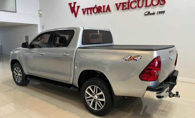 Toyota Hilux CD SRX 4x4 2.8 TDI 16V Diesel Aut. 2017 Diesel-12