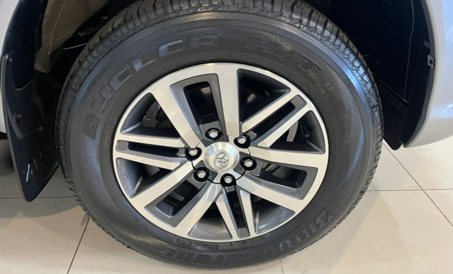 Toyota Hilux CD SRX 4x4 2.8 TDI 16V Diesel Aut. 2017 Diesel-16