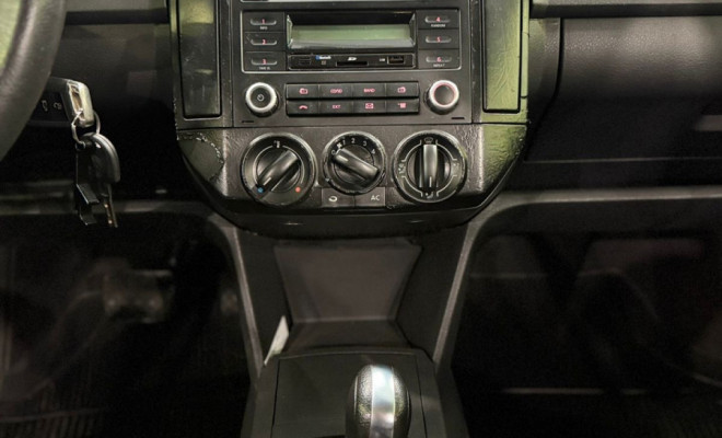 VW - VolksWagen Polo Sedan I MOTION  1.6 Total Flex  4p 2010 Flex-11