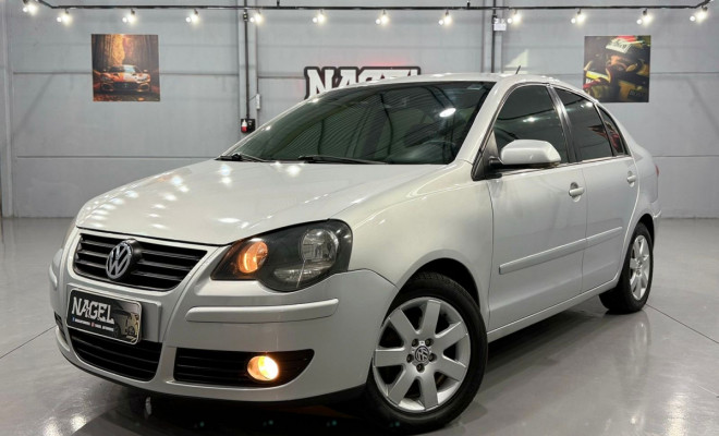 VW - VolksWagen Polo Sedan I MOTION  1.6 Total Flex  4p 2010 Flex