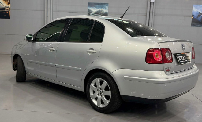 VW - VolksWagen Polo Sedan I MOTION  1.6 Total Flex  4p 2010 Flex-2