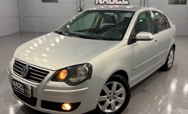VW - VolksWagen Polo Sedan I MOTION  1.6 Total Flex  4p 2010 Flex