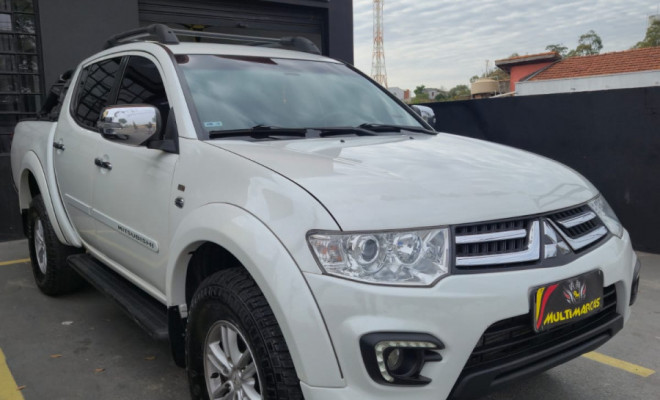 Mitsubishi L200 Triton HPE 3.2 CD TB Int.Diesel Aut 2017 Diesel-0