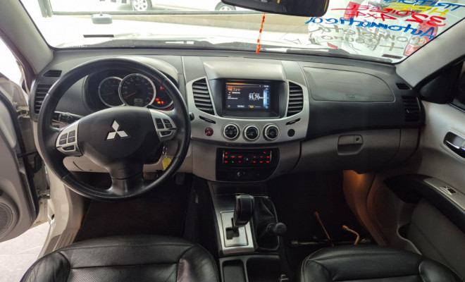 Mitsubishi L200 Triton HPE 3.2 CD TB Int.Diesel Aut 2017 Diesel-1