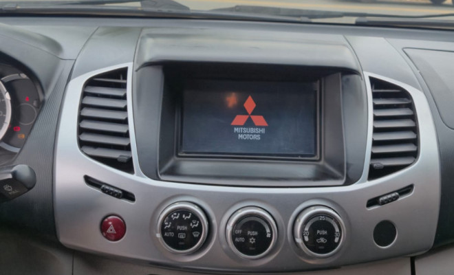 Mitsubishi L200 Triton HPE 3.2 CD TB Int.Diesel Aut 2017 Diesel-12