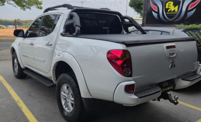 Mitsubishi L200 Triton HPE 3.2 CD TB Int.Diesel Aut 2017 Diesel-14