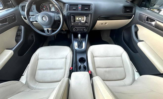 VW - VolksWagen JETTA Comfortline 2.0 T.Flex 8V 4p Tipt. 2012 Flex-9