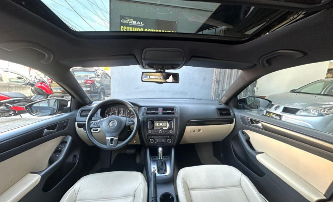 VW - VolksWagen JETTA Comfortline 2.0 T.Flex 8V 4p Tipt. 2012 Flex-11