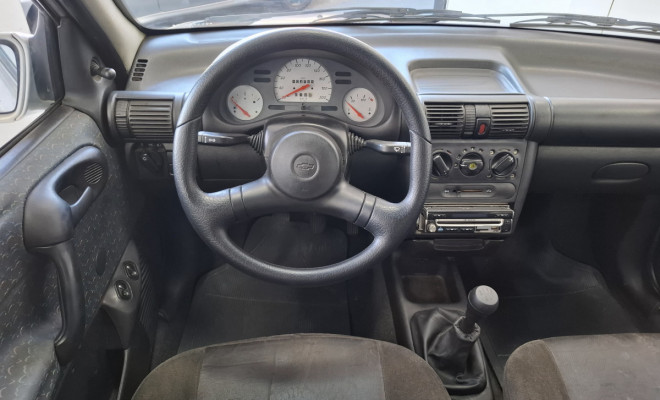 GM - Chevrolet Corsa Sed.Wind 1.0/Millenium/Classic VHC 2002 Gasolina-13