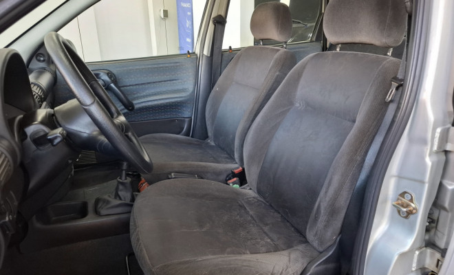 GM - Chevrolet Corsa Sed.Wind 1.0/Millenium/Classic VHC 2002 Gasolina-7