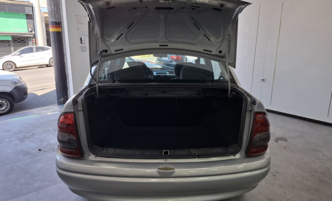 GM - Chevrolet Corsa Sed.Wind 1.0/Millenium/Classic VHC 2002 Gasolina-5