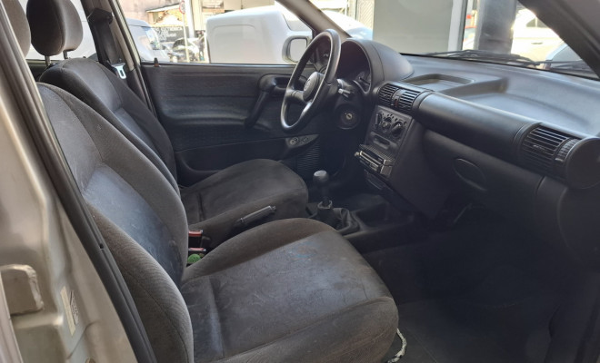GM - Chevrolet Corsa Sed.Wind 1.0/Millenium/Classic VHC 2002 Gasolina-11