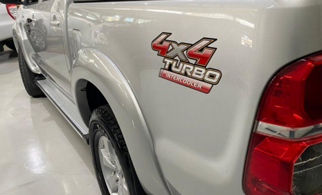 Toyota Hilux CD SRV D4-D 4x4 3.0  TDI Dies 2013 Diesel-1