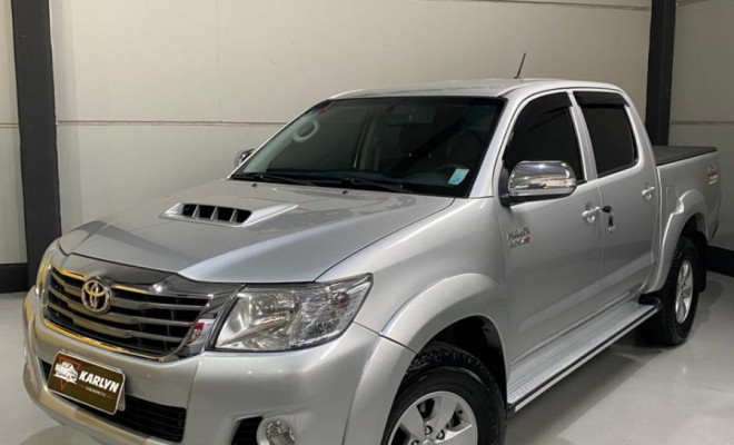 Toyota Hilux CD SRV D4-D 4x4 3.0  TDI Dies 2013 Diesel