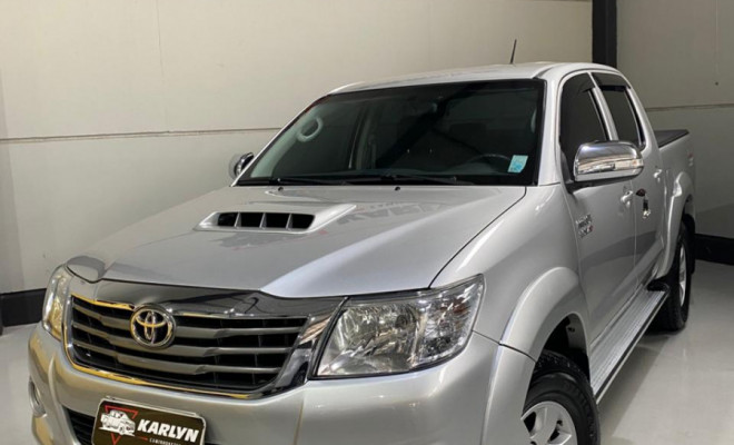 Toyota Hilux CD SRV D4-D 4x4 3.0  TDI Dies 2013 Diesel-0