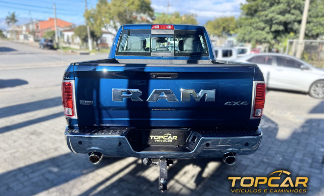RAM CLASSIC LARAMIE 5.7 CD V8 4X4 Aut. 2023 Gasolina-3