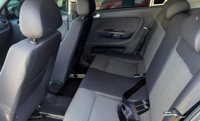 VW - VolksWagen Gol (novo) 1.0 Mi Total Flex 8V 4p 2014 Flex-7