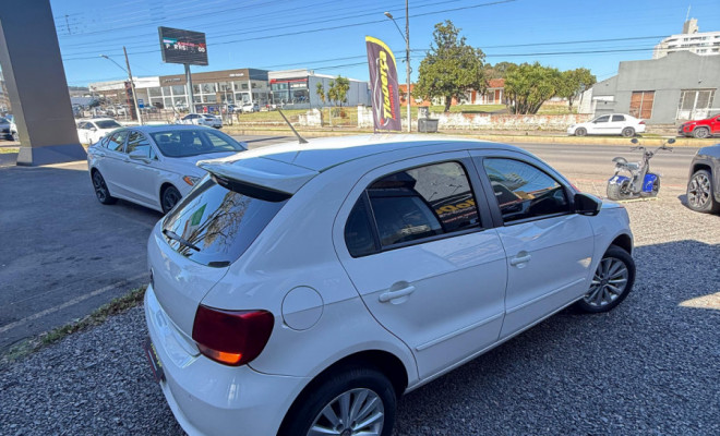 VW - VolksWagen Gol (novo) 1.0 Mi Total Flex 8V 4p 2014 Flex-6