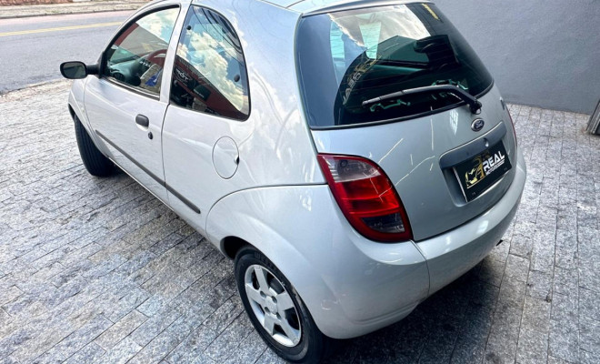 Ford Ka 1.0i 3p 2003 Gasolina-2