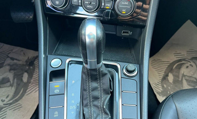 VW - VolksWagen JETTA R-Line 250 TSI 1.4 Flex 16V Aut. 2018 Flex-9