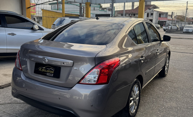 Nissan VERSA SL 1.6 Mec. 2016-1