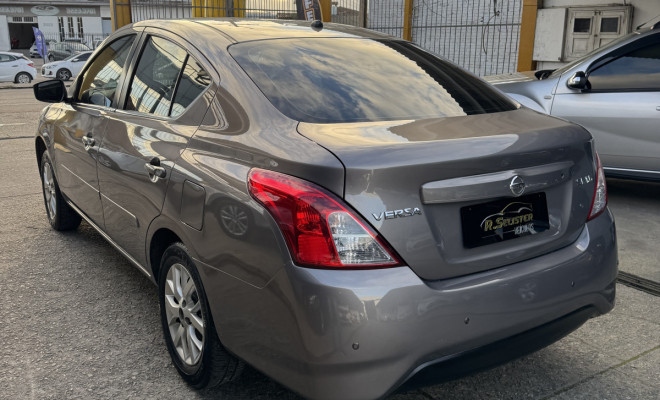 Nissan VERSA SL 1.6 Mec. 2016-2