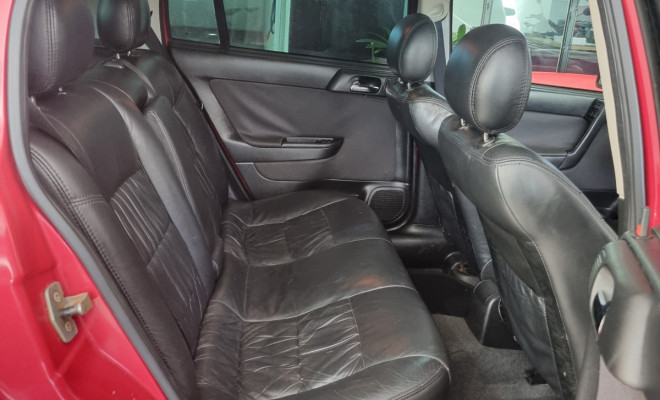 GM - Chevrolet Astra GSi 2.0 16V 136cv Hatchback 5p 2004 Gasolina-5