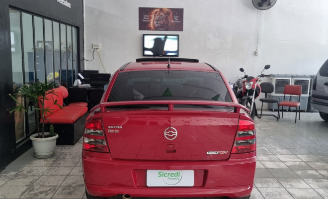 GM - Chevrolet Astra GSi 2.0 16V 136cv Hatchback 5p 2004 Gasolina-8