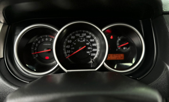 Nissan TIIDA SL 1.8/1.8 Flex 16V Aut. 2013 Flex-11