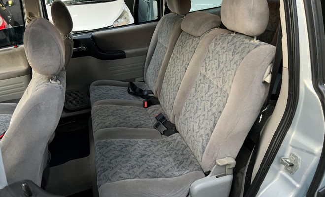 GM - Chevrolet Zafira 2.0/ CD 2.0  8V  MPFI 5p Mec. 2002 Gasolina-9