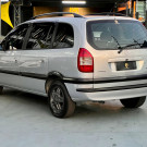 GM - Chevrolet Zafira 2.0/ CD 2.0  8V  MPFI 5p Mec. 2002 Gasolina-1